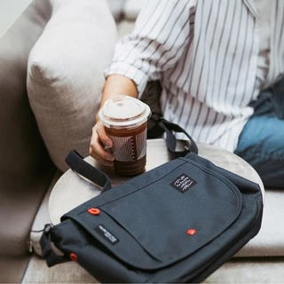 Boy relife charcoal navy bag กระเป๋าสะพายข้าง รุ่นบอย สีกรมดำ
