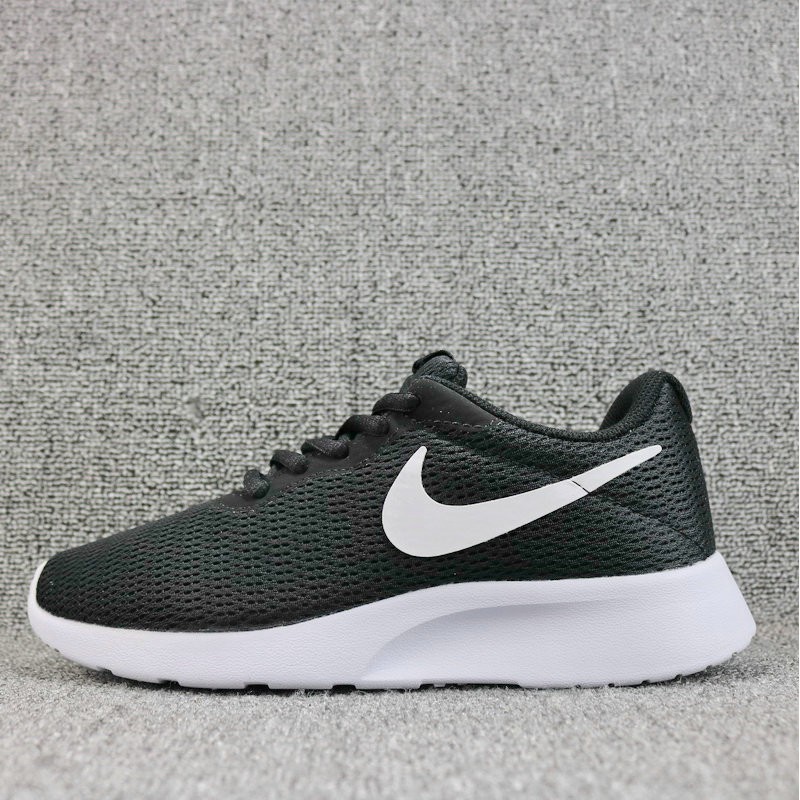 nike roshe run tanjun