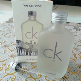 น้ำหอมสิงคโปร์ 100 ml. กล่องซีล