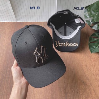 &lt;พร้อมส่ง&gt;หมวก MLB สีดำ ปักตกแต่งด้านข้าง ใต้ปีกปัก yankees 2 สี