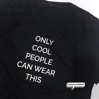 "only cool people" เสื้อยืดสกรีน สวมใส่สบาย