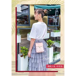 Bag Fashion กระเป๋าแฟชั่น กระเป๋าสะพายข้าง สายถักสีทอง รุ่น301 (สีดำ)