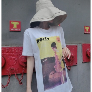 ใหม่สไตล์เสื้อยืดผู้หญิงหลวมสีขาวกลางความยาว ins super fire top สินค้ายุโรป super fire แขนสั้น