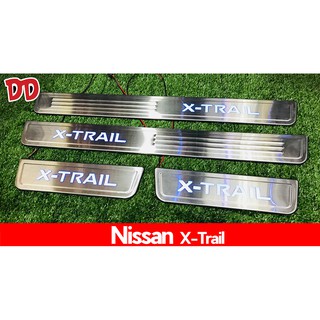 ชายบันได กันรอย กันรอยชายล่าง ชายบันไดมีไฟ Xtail Nissan x trail ไฟสีฟ้า ขอบสีชุบโครเมี่ยม