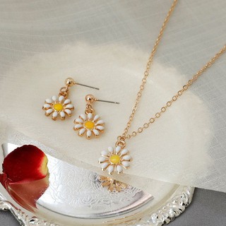 สร้อยคอ / ต่างหู เดซี่ • Daisy Necklace / Earrings