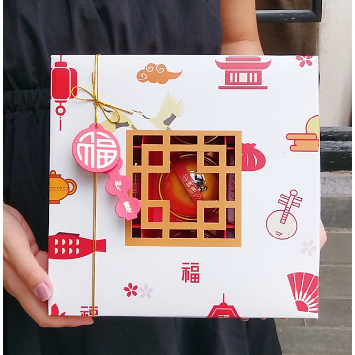 BK090  กล่องขนมตรุษจีน ไดคัทสวยๆ แฝงด้วยเอกลักษณ์ความเป็นจีน ทั้งสีแดงและสีทอง สีแห่งโชคลาภ .. - รูปที่ 2