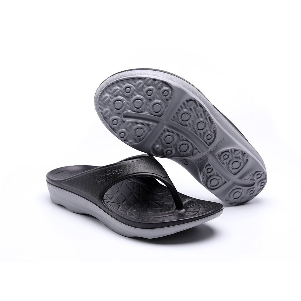 YSANDAL วายแซนดัล รองเท้าแตะฟื้นฟู Recovery Sandal - สี Black / Grey