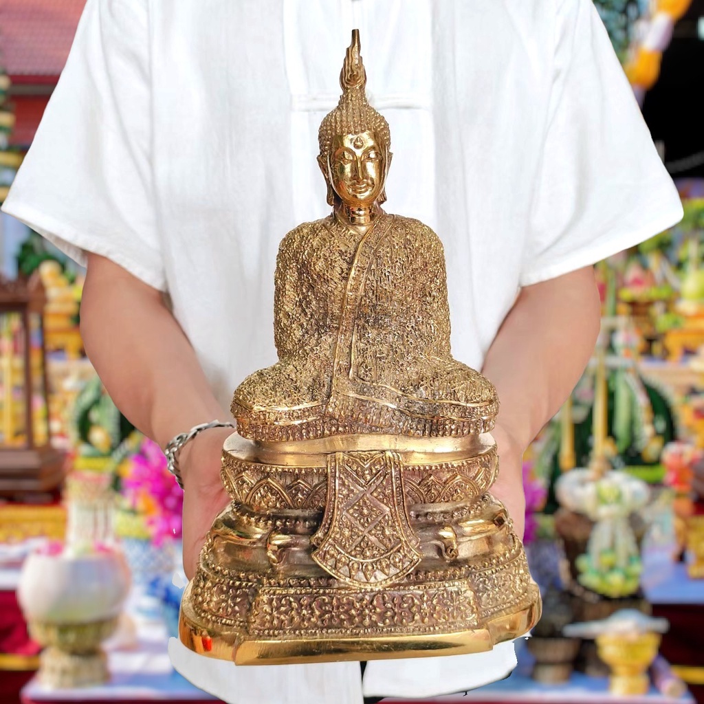 พระแก้วมรกต เนื้อทอง รุ่นสมโภชกรุงปี2500 ทรงเครื่องฤดูหนาว(กว้าง7นิ้ว สูง10นิ้ว)บูชาเสริมสิริมงคลแก่