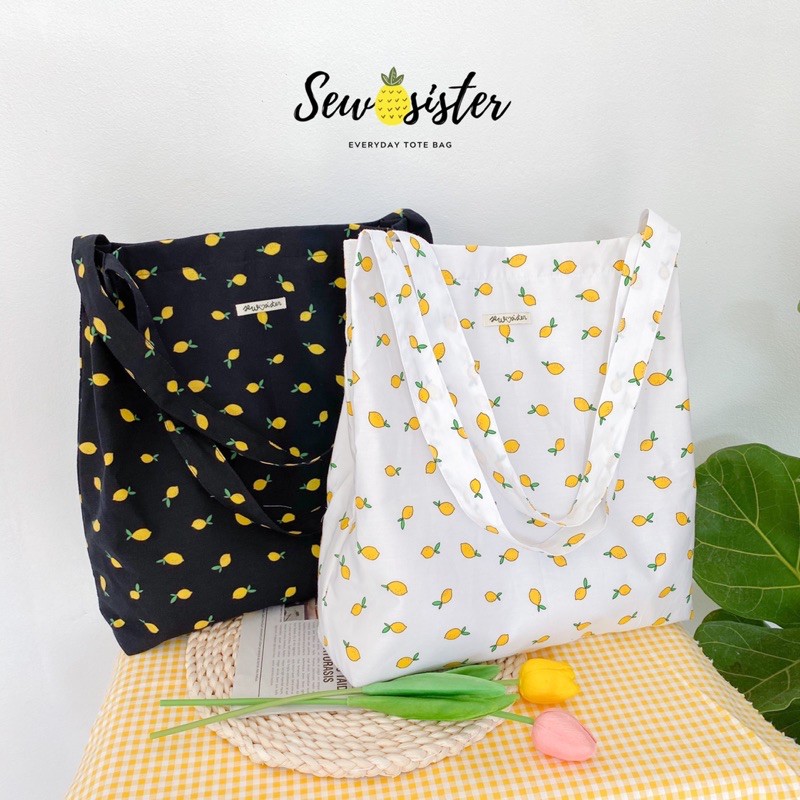กระเป๋าผ้า sew.sister totebag ลายเลม่อนน่ารักๆ ผ้าคอตตอน ใส่เอสี่ได้ มี 2 สี