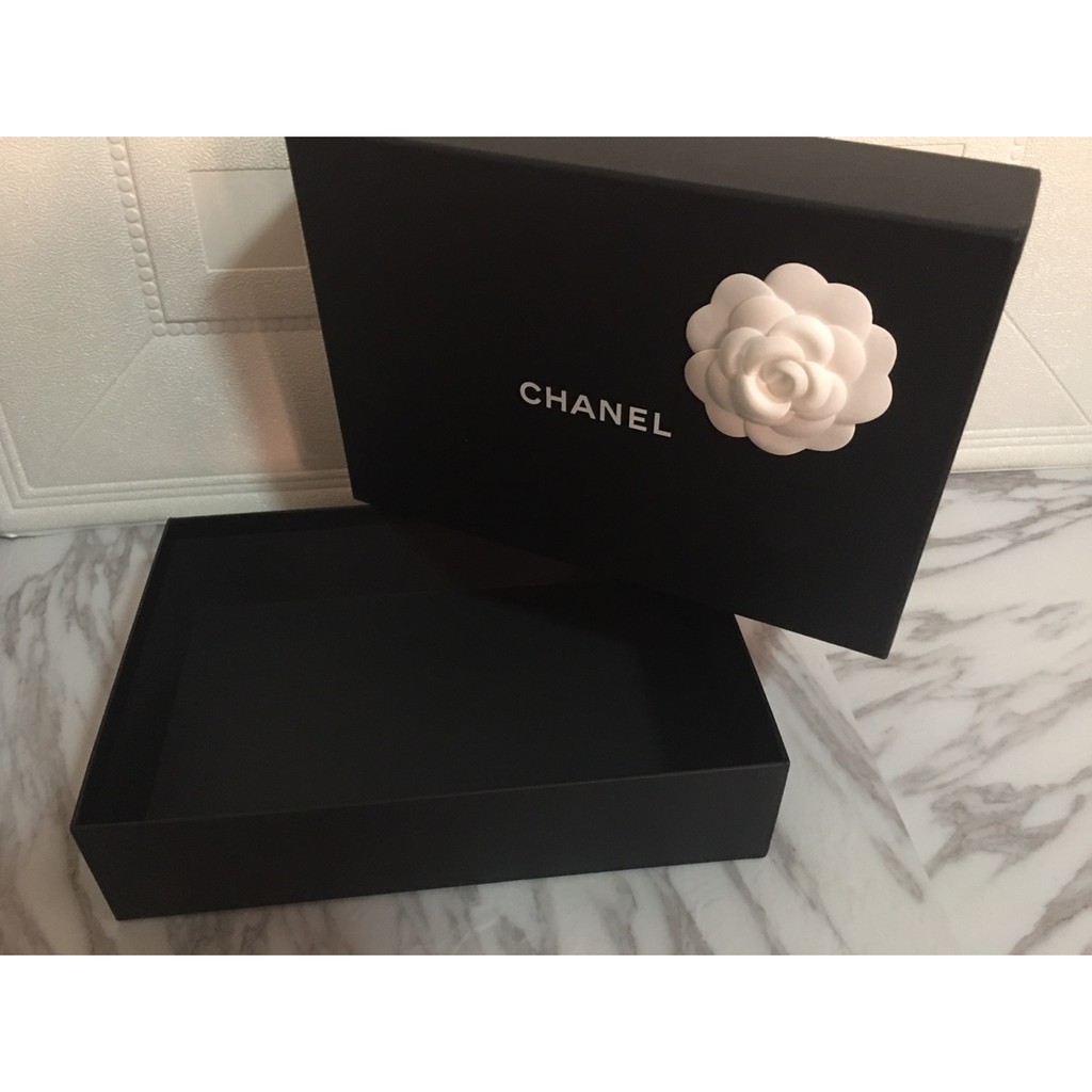 กล่อง ชาแนล Chanel ใส่ Wallet on Chain WoC ของแท้ ขนาด 10.5x7x2.5 นิ้ว