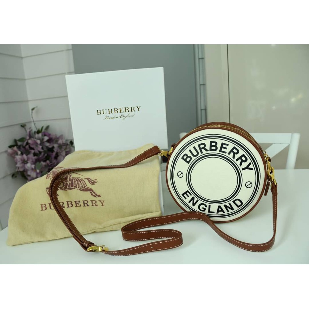กระเป๋าสะพาย ของแท้ พร้อมกล่อง Burberry Fragrances Crossbody Bag Vip Gift with Purchase