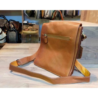 Leather Bag code : LB015 กระเป๋าหนังสะพายข้าง สีน้ำตาลอ่อน