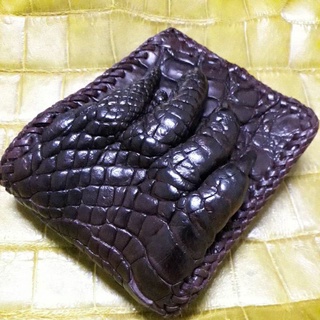 crocodile wallet กระเป๋าสตางค์  Crocodile Wallet Alligor paw wallet