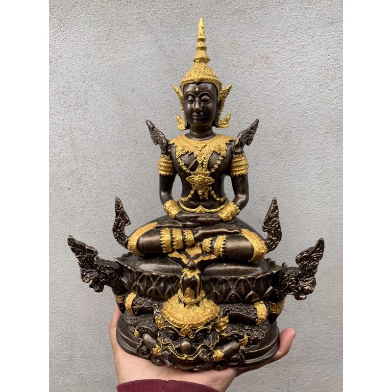 สมเด็จพระมหาจักรพรรดิ์ (ประทับพระราหู-และ-พญานาคราช) มวลสารแร่น้ำพี้ %ขนาดหน้าตัก5นิ้ว ฐานกว้าง6นิ้ว สูง11นิ้ว