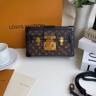 กระเป๋าสะพายข้าง Louis Vuitton