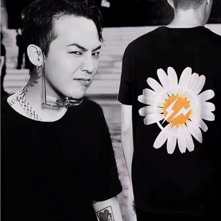 GD Peaceminusone เสื้อยืดแขนสั้นพิมพ์ลาย ท็อปส์สำหรับผู้หญิง G-DRAGON BIGBANG Little Daisies