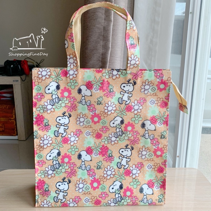 กระเป๋าผ้าเคลือบกันน้ำลายน่ารัก กระเป๋าถือกันน้ำ size A4 มีซิปด้านบน