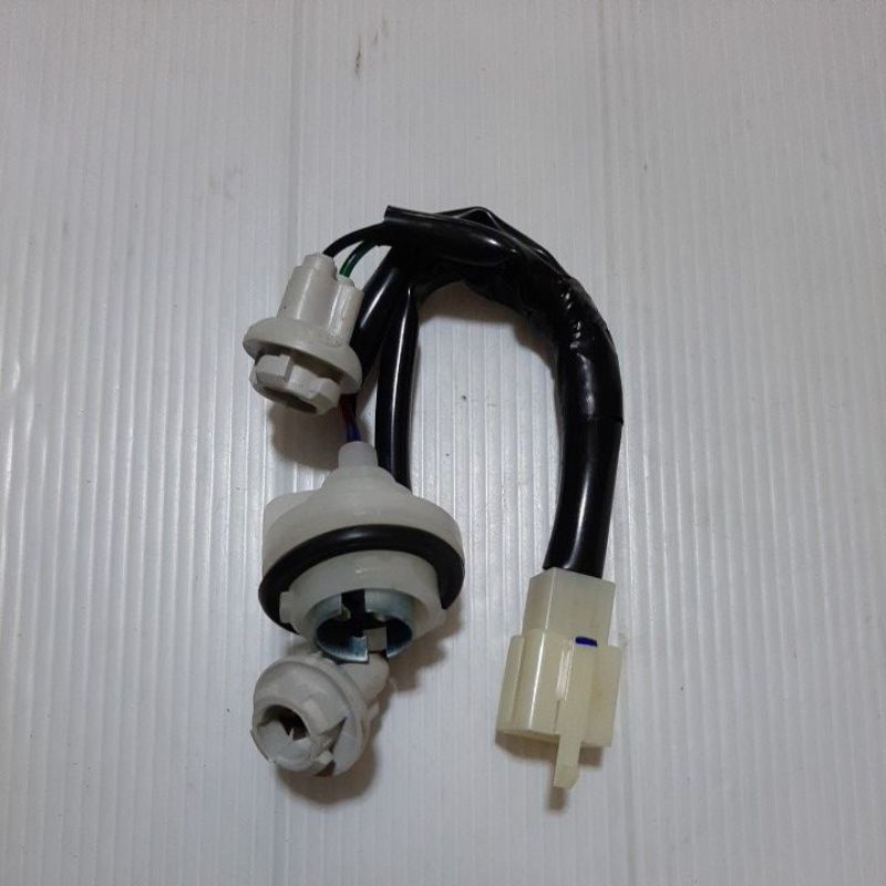 ขั้วไฟท้ายชุดMIO-MX-06.NEW,MIO-ZR(230)(3ขั้ว)