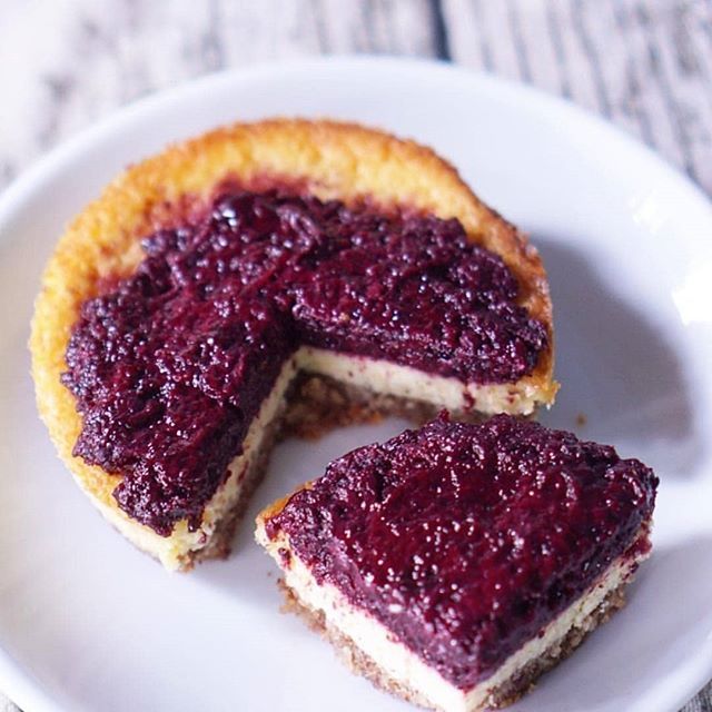 Keto Mixed Berry Cheesecake ขนมชาวคีโต น้ำหนัก 180 กรัม ราคา 155 บาทชิ้นใหญ่คุ้มมาก