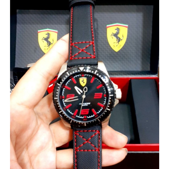 นาฬิกาข้อมือผู้ชาย Ferrari