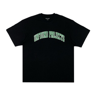 เสื้อยืด UNFOUND PROJECTS COLLEGE TEE BLACK/GREEN สีดำ