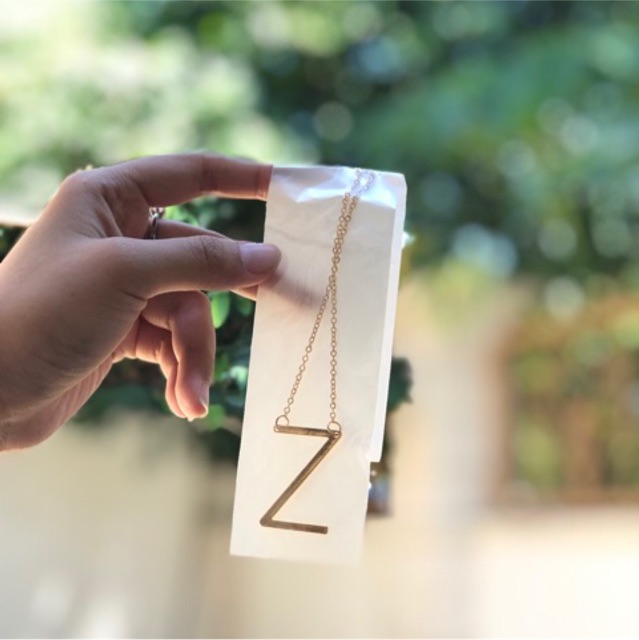 [AMG 081] (SELLING AT A LOSS) สร้อยคอตัวอักษรสีทอง