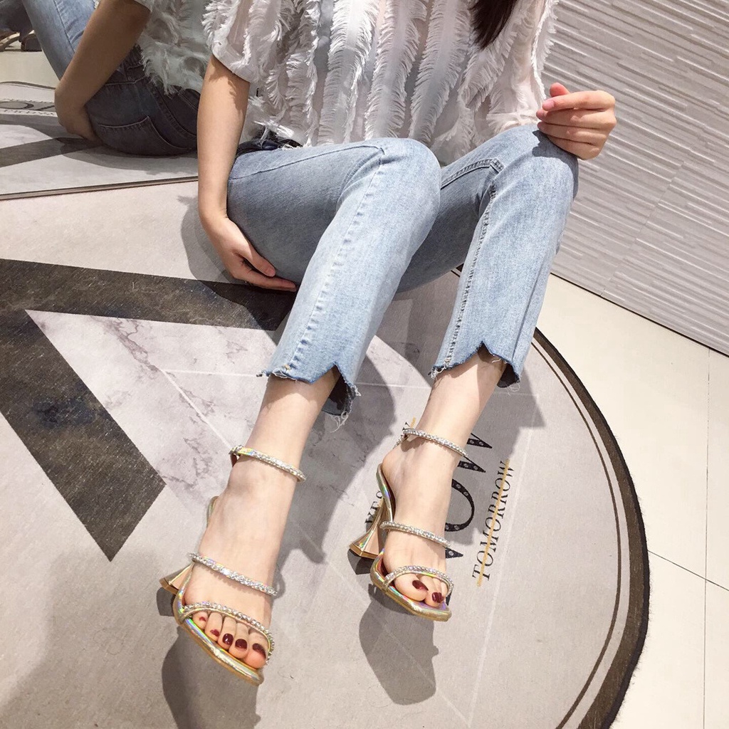 พร้อมส่ง รองเท้า3Aส้นสูง 4 นิ้ว ติดเพชรงานสวยใส่ออกงาน รูปสินค้าจริง มั่นใจงานสวยตรงปก ** รุ่นนี้ใหญ่กว่าปกติแนะนำลดไซส์