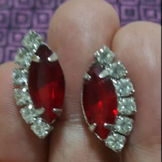 ต่างหูหนีบวินเทจ คริสตัลไฟสวย (Vintage earrings)