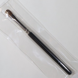 Hakuhodo J246Hs แปรงแต่งหน้าแปรงอายแชโดว์