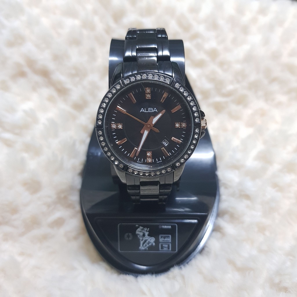 นาฬิกา ALBA สีดำ AH-BLACK หน้าปัดสีดำ ล้อมคริสตัล Swarovski แท้ VJ22-X146 นาฬิกากันน้ำ นาฬิกา อัลบา นาฬิกาข้อมือ