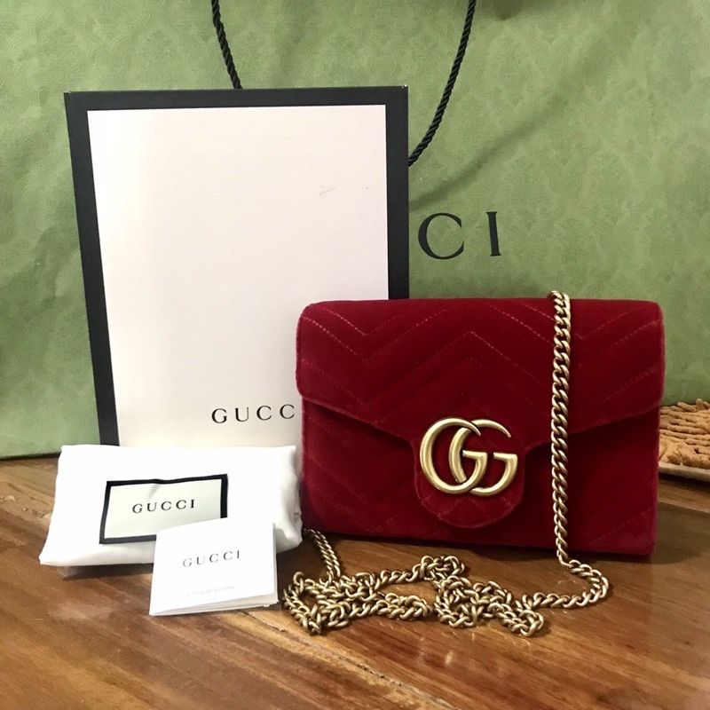 กระเป๋า Gucci GG Marmont Chain Wallet Matelasse Velvet Mini Red