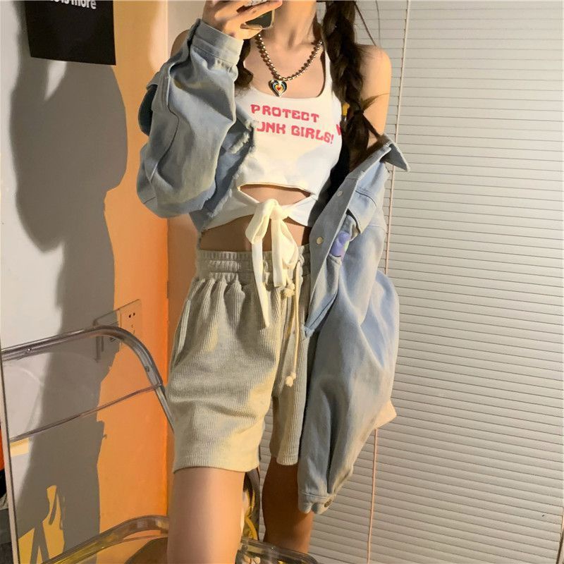 In summer, the new Korean style short t-shirt shows the navel, the girl wears a vest inside, and the girl designs ins with a spicy top hanging from her neck. #3