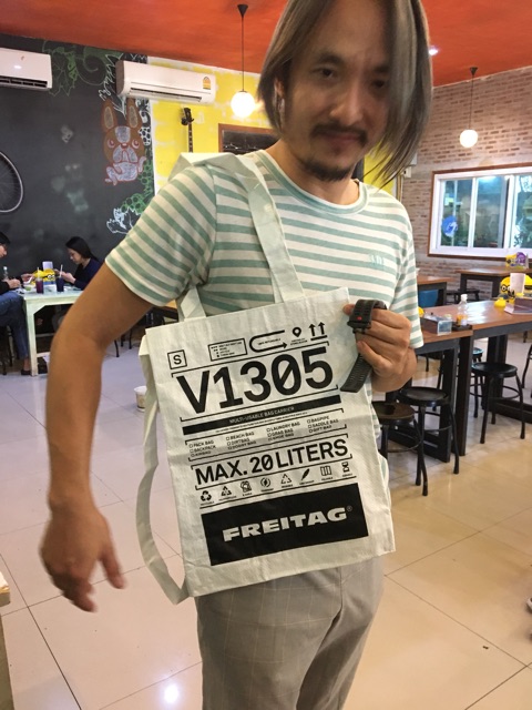 😊พร้อมส่งค่ะ👜กระเป๋าย่ามเนื้อดีของ FREITAG ของแท้จากเยอรมัน มี2ไซค์ S (V1305) & ไซค์ L (V1306)