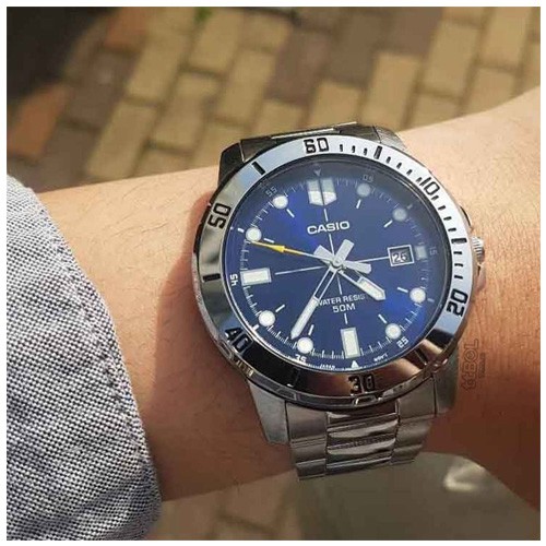 Casio นาฬิกาข้อมือผู้ชาย สายสแตนเลส สีน้ำเงิน รุ่น MTP-VD01D-2EVUDF, MTP-VD01D-2E, MTP-VD01D
