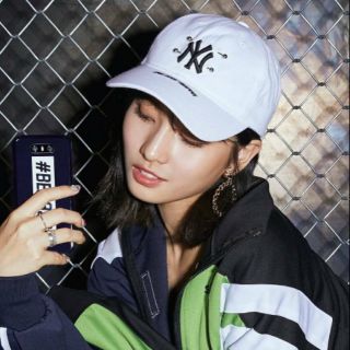 🧢MLB CAPหมวกสีขาว ปัก NY สีดำ ปักหมุด หางยาว