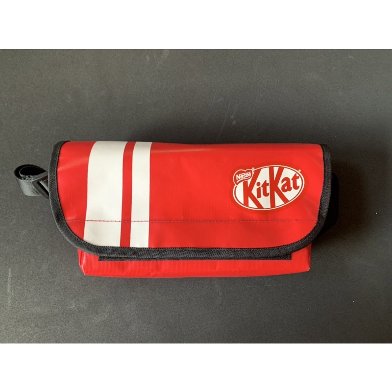 กระเป๋า kitkat สีแดงของแท้