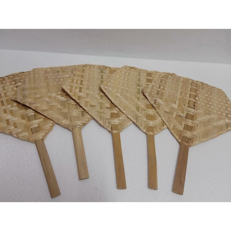 พัด พัดสาน พัดมือจับ พัดสานคลายร้อน พัดสานไม้ไผ่อย่างดี พัดสานโบราณ พัดคลายร้อน