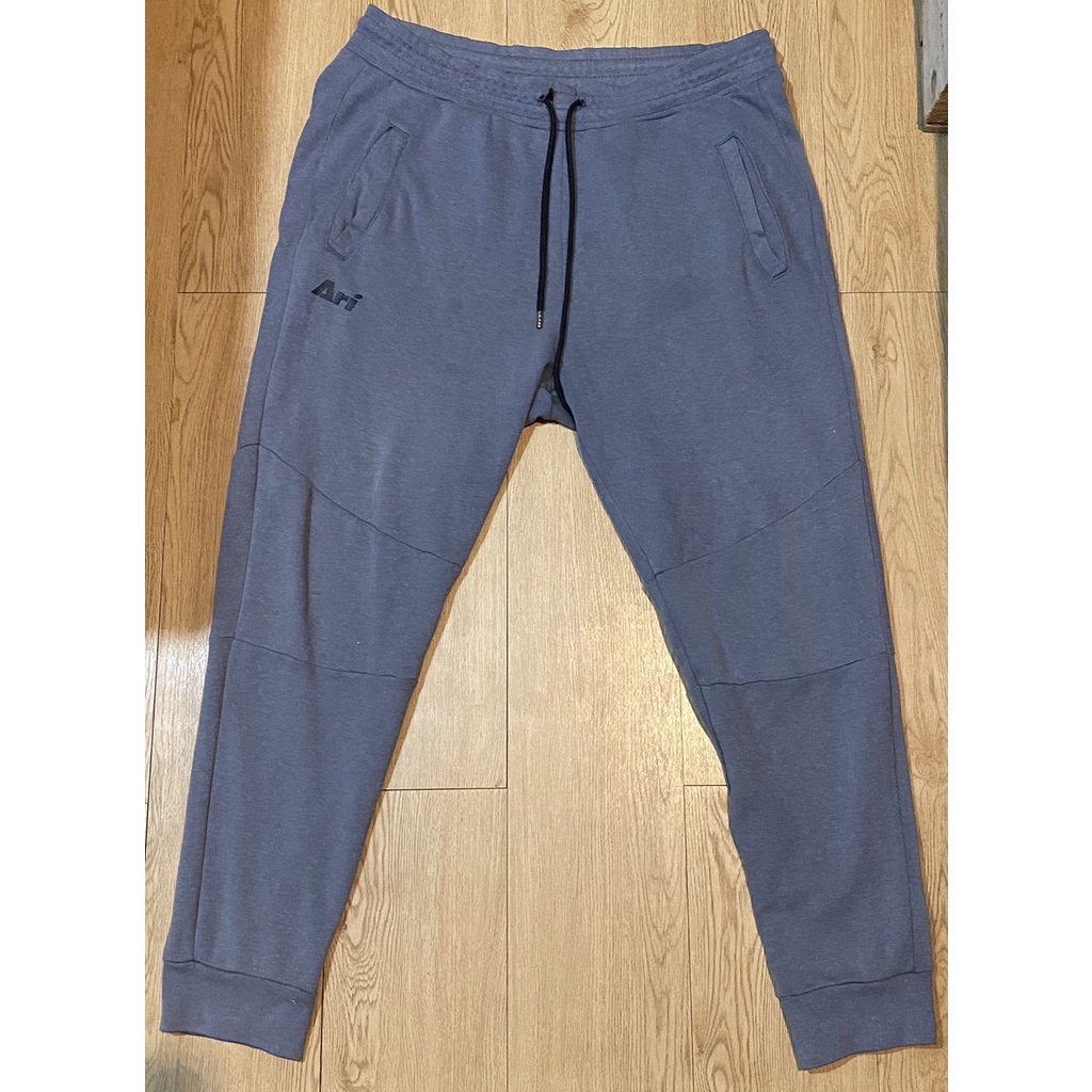 กางเกง ARI jogger มือสอง