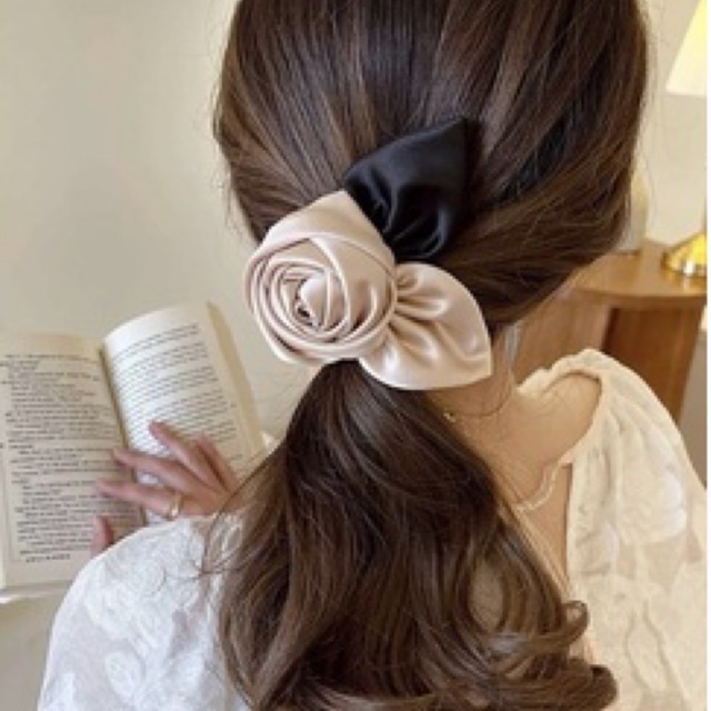🇹🇭พร้อมส่งในไทย🇹🇭 กิ๊บติดผมสปริง Big Rose Glam Clip ทรงดอกไม้ใหญ่ผ้าซาตินเรียบหรู