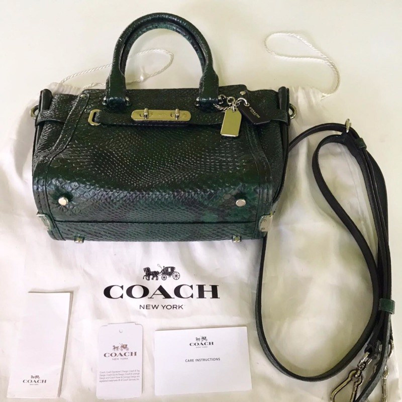 กระเป๋า coach swagger 21” แท้ 100% สีเขียว