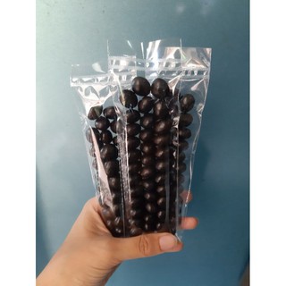 ขนมปังกรอบเคลือบช็อกโกแลต ถุงละ 10 บาท