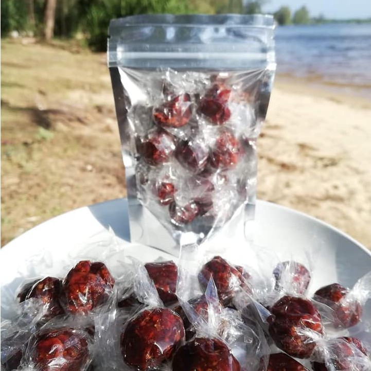 ลูกหยีกวนละเอียดไร้เม็ด รสชาติ​ หวานนำอมเปรี้ยว​ เผ็ดนิด​ เคี้ยวเพลิน ( 1 ถุง/ 45 กรัม )