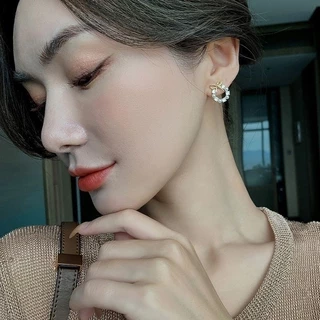 ต่างหูโบว์ประดับมุกสําหรับผู้หญิง