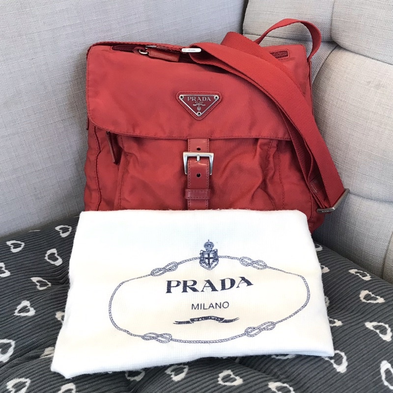 VTG PRADA NYLON Red CROSSBODY BAG