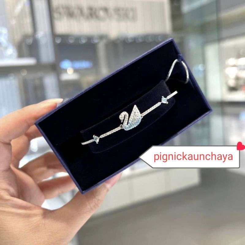 กำไลข้อมือ SWAROVSKI Iconic Swan Bangle, Blue,Rhodium Plated