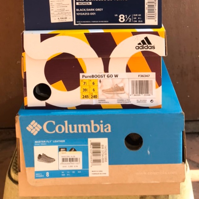 กล่องรองเท้า Adidas Oasis Columbia Fitflop