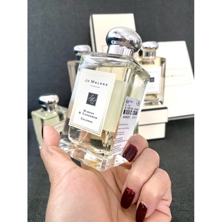 Jo Malone Mimosa &amp; Cardamom ขวดคิงส์ ดอกไม้แบบตะวันออก หมายเหตุยอดนิยม: กระวาน โน้ตกลาง: ผักกระเฉด โน๊ตฐาน: tonka :