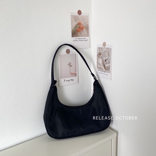 พร้อมส่ง 💼Minimalist Baguette Bag 💼 กระเป๋าทรง Baguette สุดชิค ใบเล็กจุของได้เยอะ [release.OCTOBER]