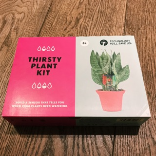 Thirsty Plant Kit เครื่องตรวจสอบระดับความชื้นของต้นไม้ ด้วยพลังงานแสงอาทิตย์