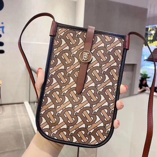 มาเพิ่มแล้ว Burberry phone bag..